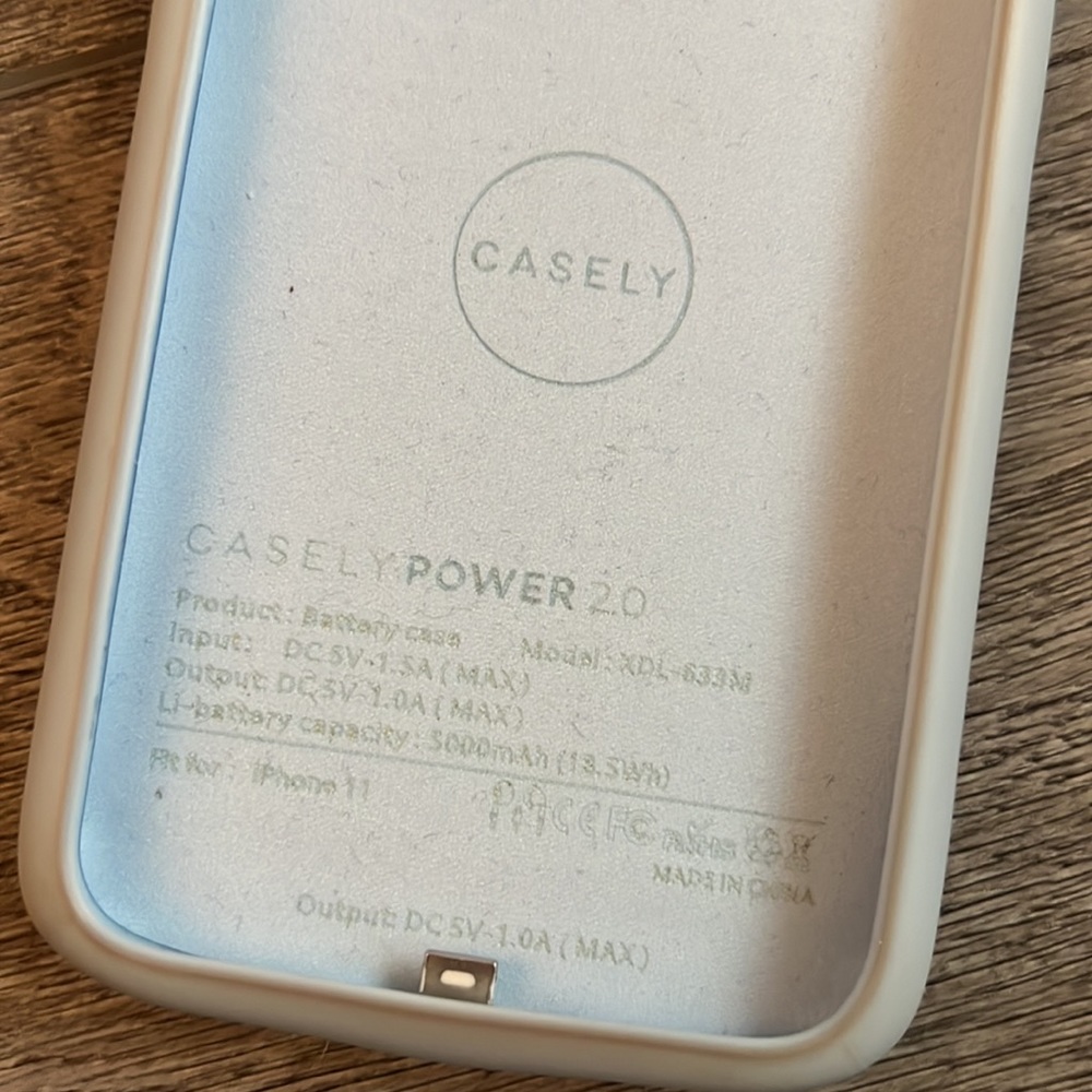 Casely Power 2.0 Battery-powered charging case - Picture 4 of 4